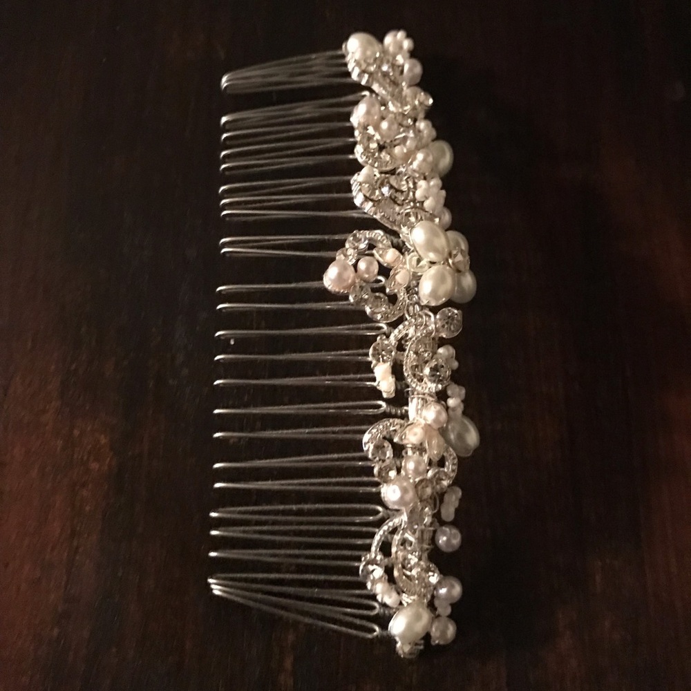Brides Crystal and Bead Hair Comb